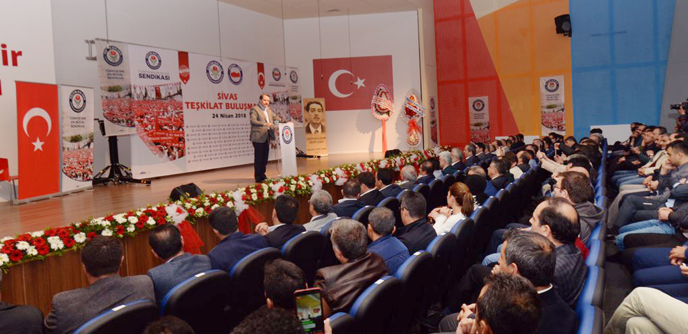 Performans taslağı geri çekilmeli, şiddet önlenmeli, mülakattan vazgeçilmelidir