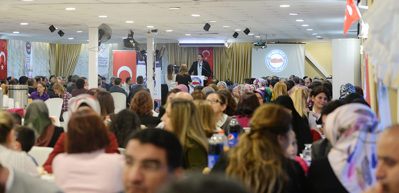 Yetimin yüzünü güldürmeli, iyilikte yarışan sınıfları artırmalıyız