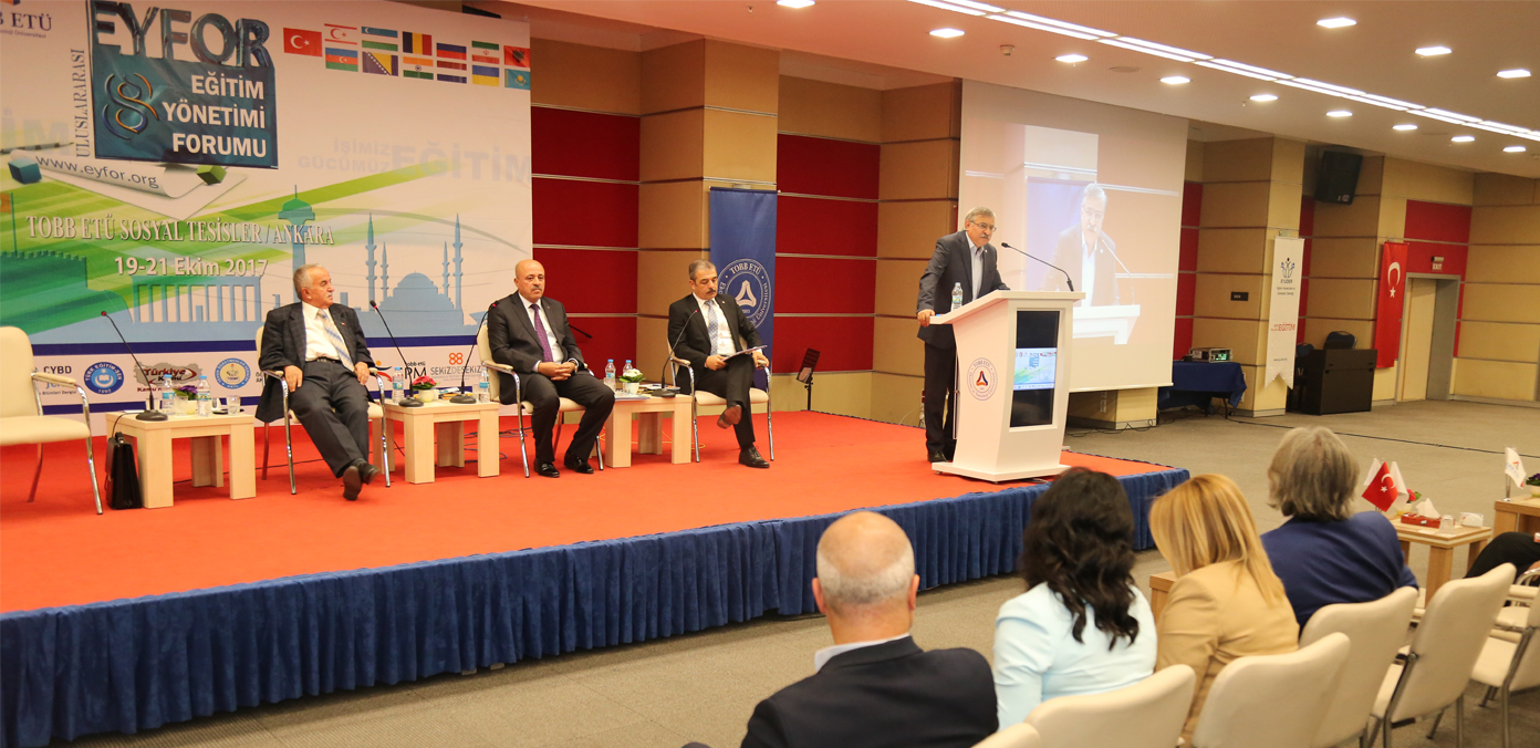 Selvi, 'Güncel Eğitim Politikalarına Sendikal Bakış' panelinde konuştu