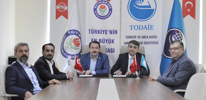 Eğitim-Bir-Sen ve TODAİE 'Uluslararası Eğitim Sendikacılığı Sertifika Programı' düzenliyor 