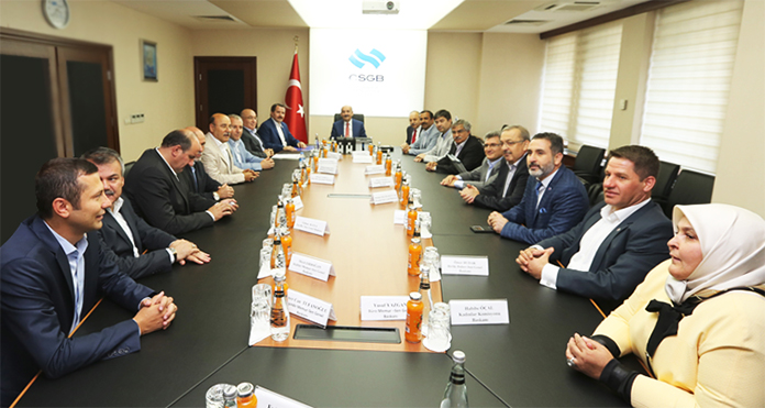 Çalışma ve Sosyal Güvenlik Bakanı Müezzinoğlu'na 'hayırlı olsun' ziyareti