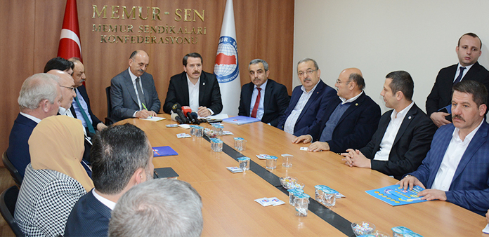 Bakan Müezzinoğlu'ndan Memur-Sen'e ziyaret