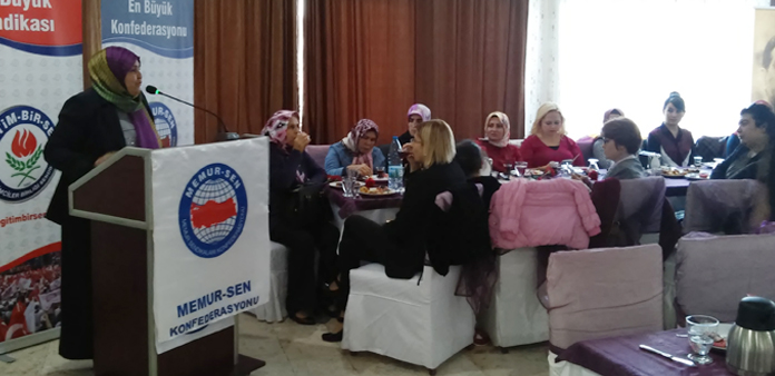 Öçal, Denizli'de kadın üyelerle buluştu