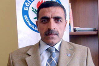 >Ögretmenlerin Yer Degistirmelerinin Önüne Set Çekilmistir