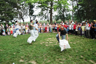 >Üyelerimizi Piknikte Bulusturduk