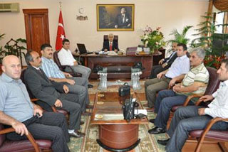 >Vali Dursun Ali Sahin’e Ziyaret