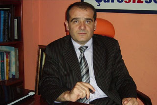 >Üniversite Halkla Bütünlesemiyor