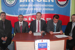 >Ögretmenler Günü Protokole Kurban Edilmemelidir