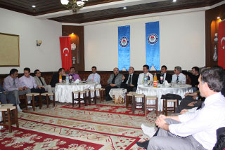 >Farkimizi Ortaya Koyarak Yetkili Olacagiz