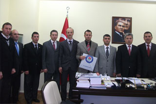 >Ülkemizin Demokratiklesmesinde Sivil Toplum Örgütlerinin Önemi Gözardi Edilemez