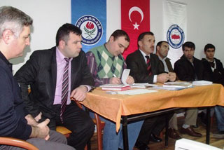 >Ilçe ve Isyeri Temsilcileriyle Istisare Toplantisi Yapildi