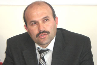 >Içinde bulunduklari Sikintilara Ragmen Gazetecilerin Gösterdigi Çaba Takdire Sayandir 