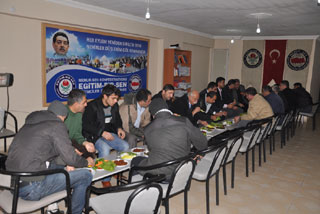 >Gazetecilerin Çalisma Sartlari Iyilestirilmelidir 