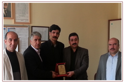 >Fark Yaratan Üyemize Plaket