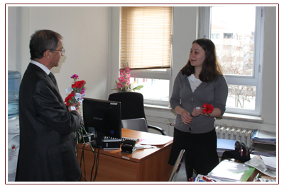 >Kadın Toplumu Dönüştürür, Ülkeye İstikamet Verir