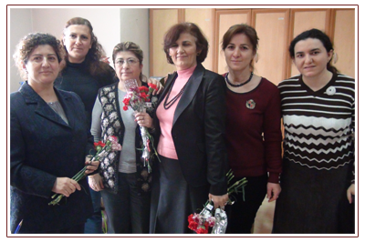 >Kadınlar Başımızın Tacıdır