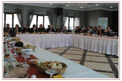 >Kamu Çalışanları ‘Serbest Kıyafet Eylemi’ni Coşkuyla Karşıladı