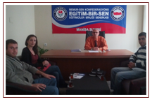 >Öğretmen Adaylarının Taleplerini İçtenlikle Destekliyoruz