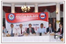 >Özgürlüğümüz de En Az Ekmeğimiz Kadar Önemlidir