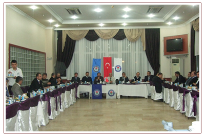 >Sendikacılığı İdeolojik Kavga Zemininden Kurtardık