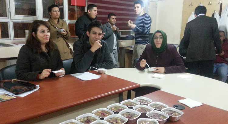 >Aday Öğretmenlere Aşure İkram Edildi 