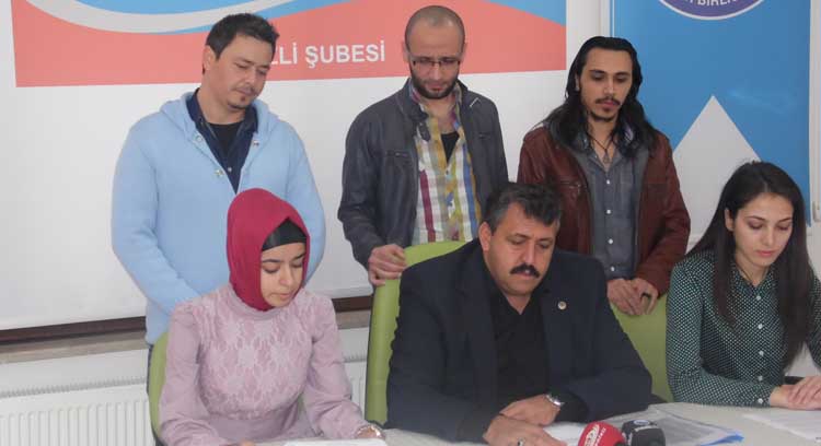 >Öğretmen Adayları Müjdeli Haberi Bekliyor 